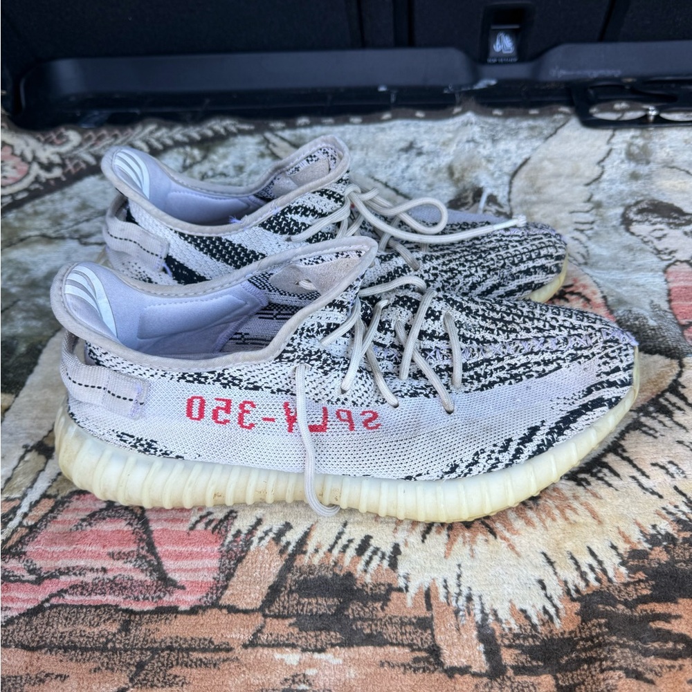 Adidas Yeezy Boost 350 V2 Zebra